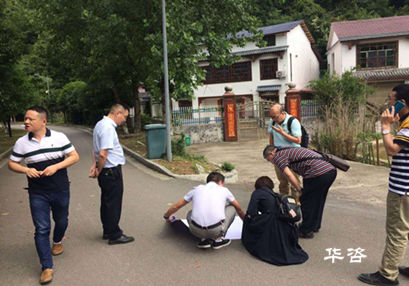 湖南華咨社會穩定風險評估公司專家走街串巷開展群眾數據采集 湖南華咨社會穩定風險評估公司專家走街串巷開展群眾數據采集